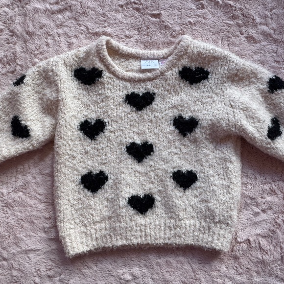 Zara Heart Sweater - Picture 1 of 5